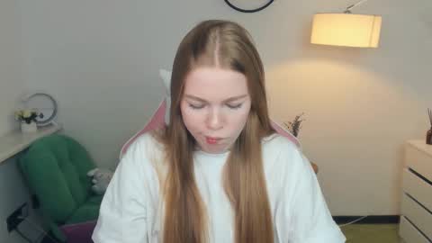 Lilly online show from November 24, 9:28 pm