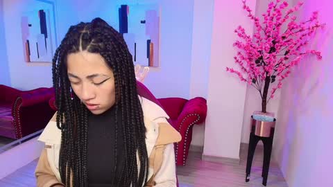 Snapshot of leia_queens chatting on January 17, 11:17 am Leia. online show from January 17, 11:17 am