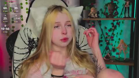 Leila online show from February 25, 2:37 pm