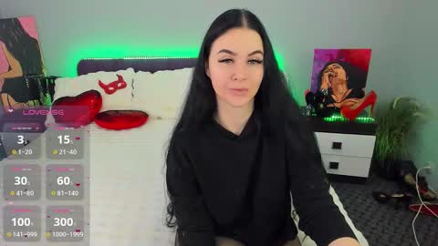 LellitClark online show from November 18, 8:10 pm