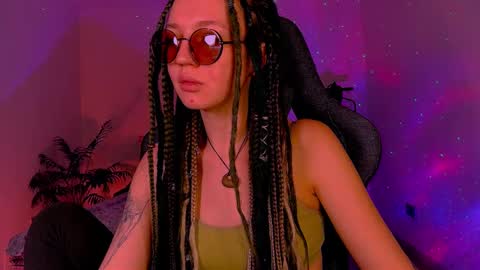 leona online show from December 30, 5:34 pm