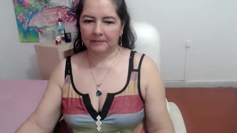leonela   online show from October 19, 2:46 am