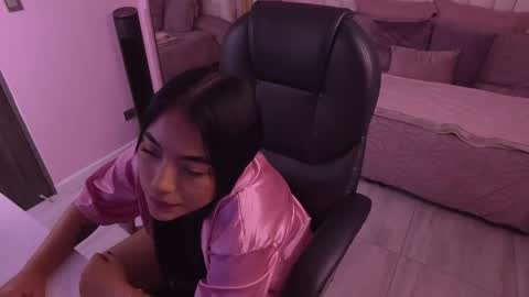 leslie online show from May 22, 3:43 pm