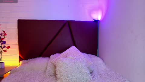 Lexi Howard  online show from March 31, 6:02 am