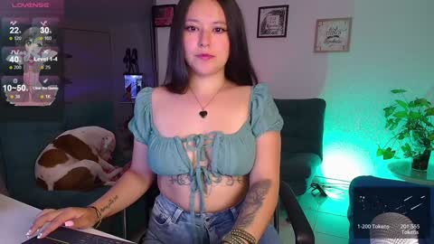 Snapshot of lexie_babe chatting on December 15, 3:24 am Lexie Thompson 8pm 0000am -5 online show from December 15, 3:24 am