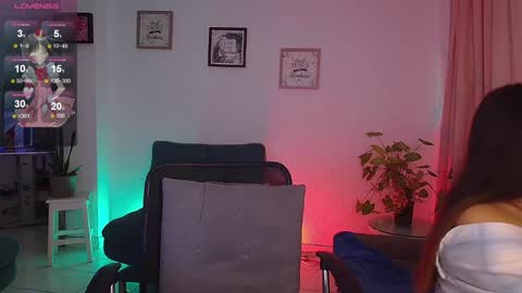 Snapshot of lexie_babe chatting on December 17, 6:35 am Lexie Thompson 8pm 0000am -5 online show from December 17, 6:35 am
