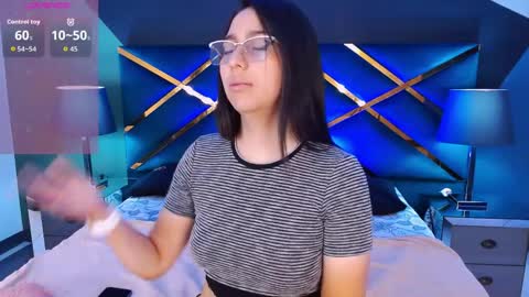 lexyblaze_ online show from April 12, 11:24 am