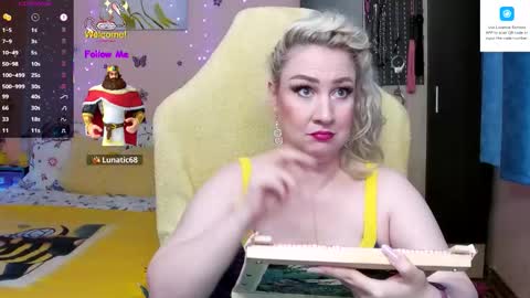 Lexy online show from October 18, 5:04 pm