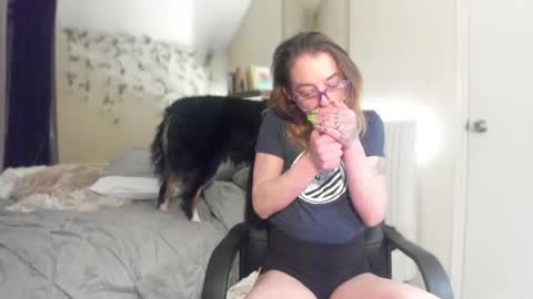 Hornystonerchick online show from March 6, 5:57 am