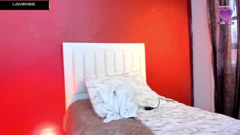 lia_morett online show from October 28, 2:12 pm