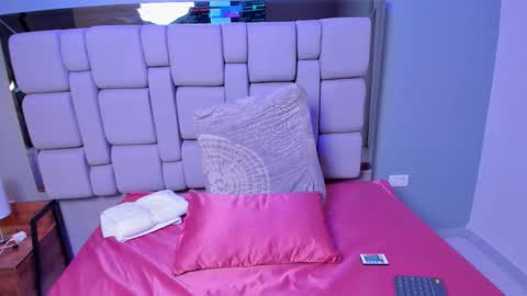 lia_owenss online show from March 13, 12:56 am