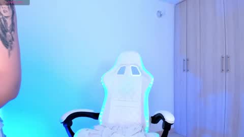 Little Queen Lia  online show from February 4, 9:41 pm