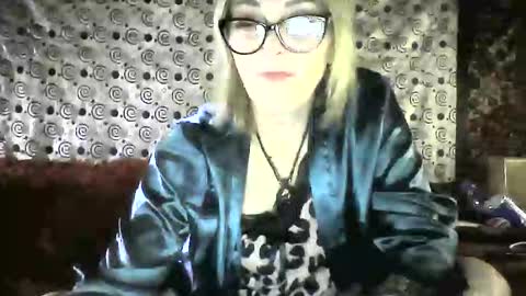 lia_raysss online show from March 20, 8:25 pm