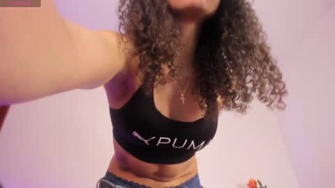 Snapshot of lia_tinez chatting on December 11, 12:33 am Lia online show from December 11, 12:33 am