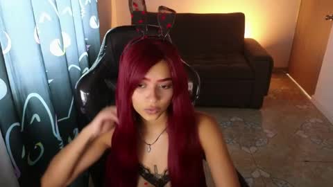 lia_varel online show from May 19, 8:38 pm