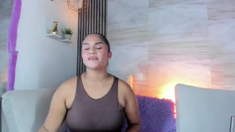 liaa_cams online show from May 6, 3:43 am