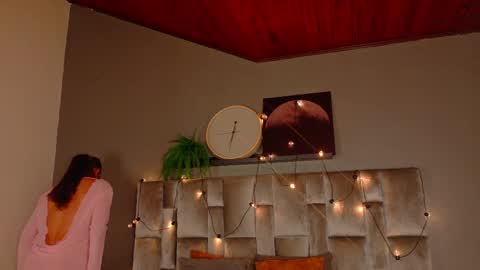 L I A   online show from May 26, 3:06 am