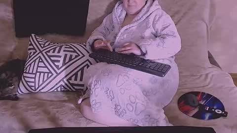 miss Lia  colection for travel online show from January 14, 1:32 am