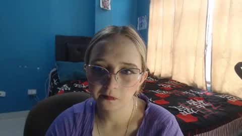 Lia Roberts online show from October 10, 11:59 am