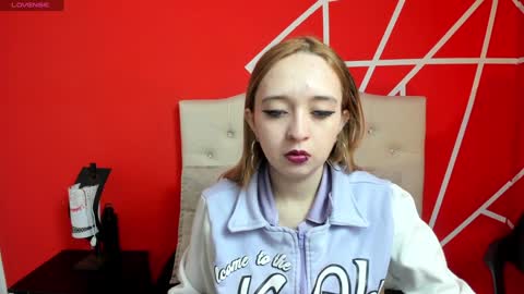 Lia Roberts online show from December 24, 11:06 am