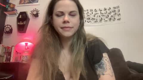 Libby Deetz online show from January 18, 8:52 am