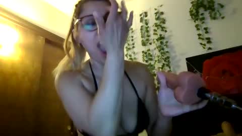 lickablemiami online show from February 13, 12:23 am