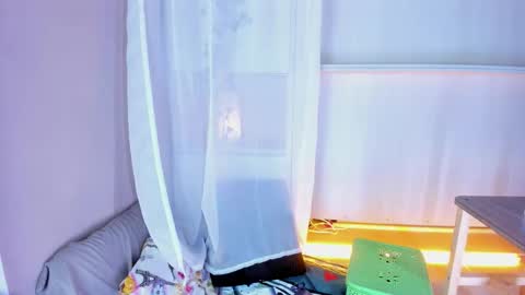         online show from February 17, 11:53 am