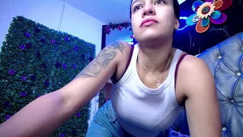 Snapshot of lila_gummy_ chatting on January 23, 11:48 am online show from January 23, 11:48 am