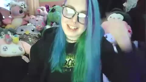 Snapshot of lilemmy1999 chatting on February 12, 2:44 pm emily ryanson online show from February 12, 2:44 pm