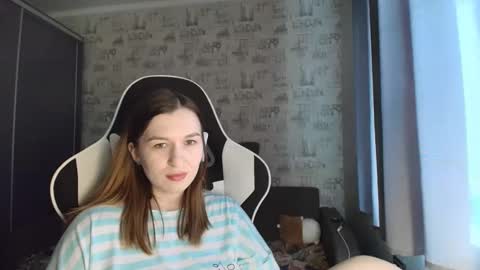 liliawoolf online show from April 11, 9:13 am