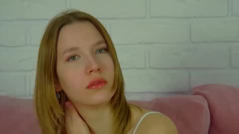 LiliLinn online show from February 6, 5:11 am