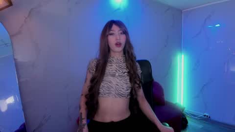 lilith cooper20 online show from April 4, 1:21 pm