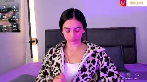 Lili petit  online show from June 11, 1:19 pm