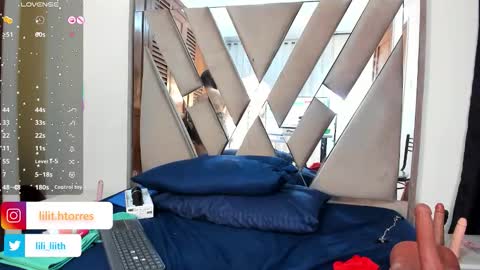 liliINDEPENDENT MODEL online show from November 29, 11:53 pm