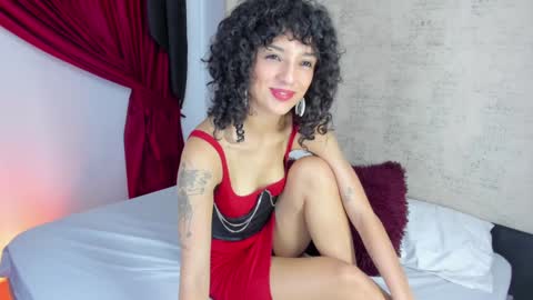 Snapshot of lilithsteinberg chatting on December 16, 7:10 pm jessi 3 online show from December 16, 7:10 pm