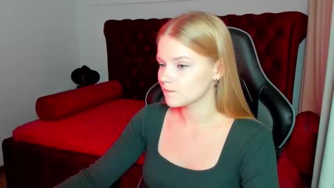 Snapshot of lilitrosen chatting on October 7, 6:12 pm lilitrosen online show from October 7, 6:12 pm