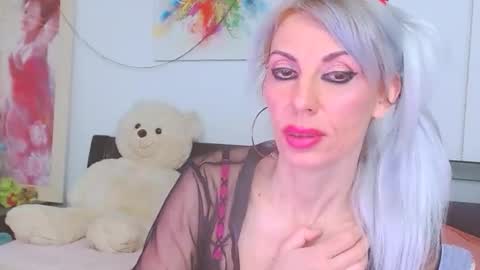 Lara online show from March 18, 8:03 pm