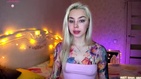 LilliMoore online show from March 1, 12:10 am