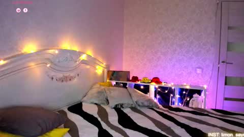 LilliMoore online show from February 18, 11:15 pm