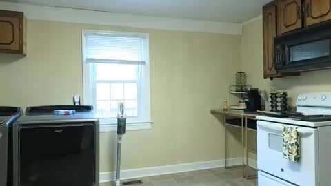 lilly_adams88 online show from April 8, 10:34 pm