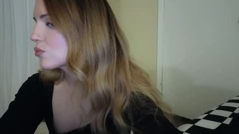 lilly_adams88 online show from June 5, 3:21 am