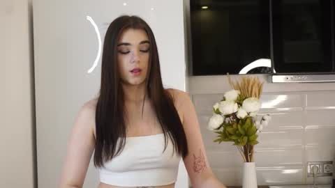 Lili online show from November 1, 1:59 pm