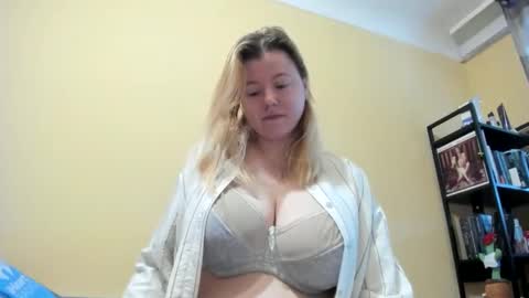 Lilly Depp online show from January 7, 8:18 am