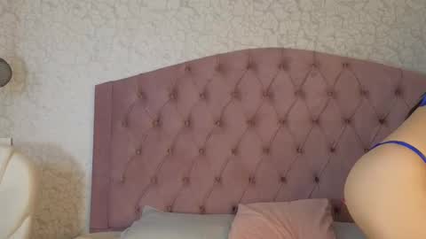 Snapshot of lily_doll_ chatting on October 6, 11:27 am Eva online show from October 6, 11:27 am