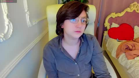 Lily online show from April 12, 3:09 am