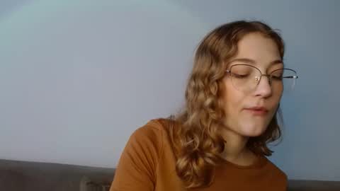 small lily online show from March 15, 9:11 am