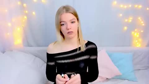 lilydavisss online show from February 9, 2:58 am