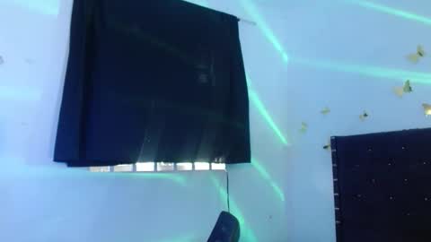 lilyloock1105 online show from March 23, 5:19 pm