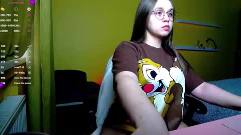 Snapshot of lilysweet13 chatting on October 23, 1:17 pm Lily online show from October 23, 1:17 pm