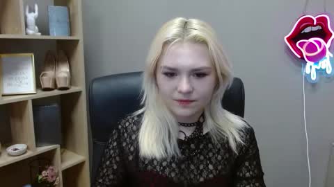 Lily online show from February 20, 7:43 am